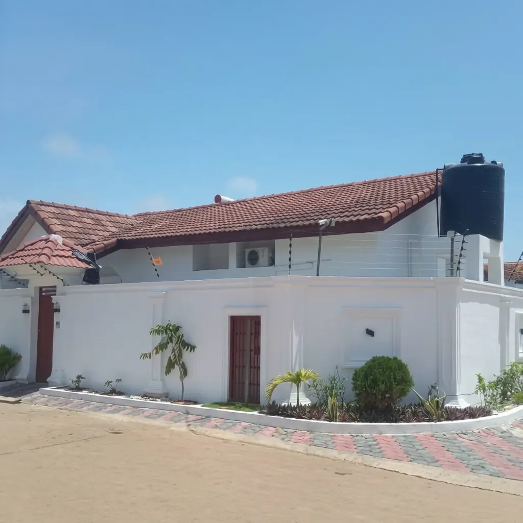 Villa basse moyen standing réalisé par Les Lys de Marie